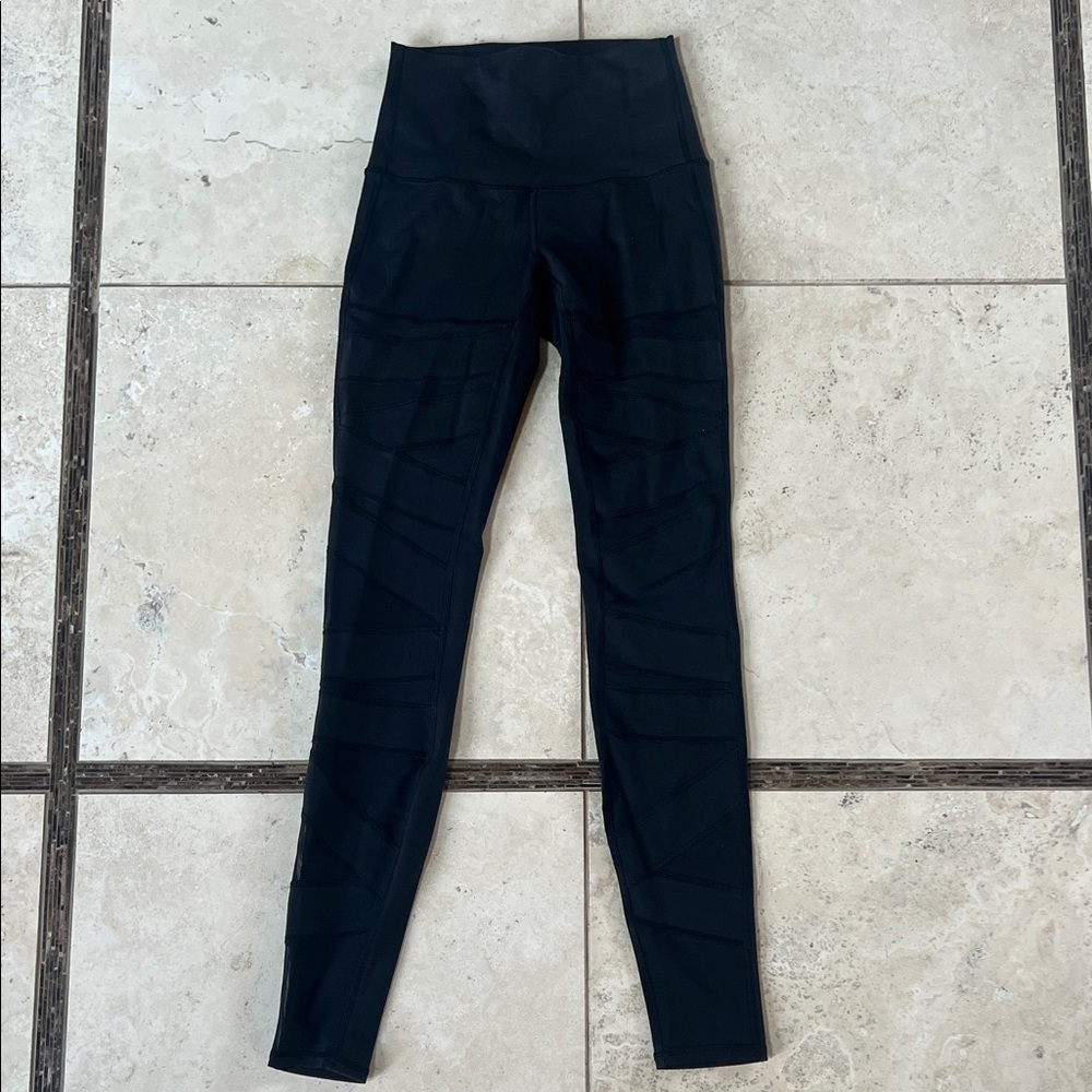 Lululemon mesh panel leggings